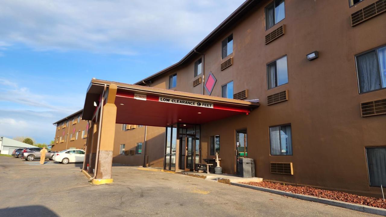 Grizzly Inn غريت فولز، مونتانا المظهر الخارجي الصورة