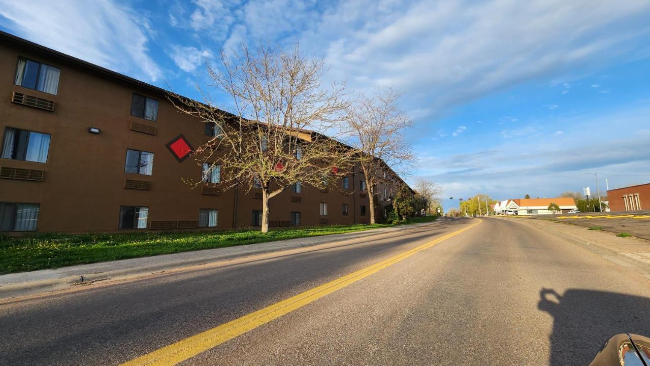 Grizzly Inn غريت فولز، مونتانا المظهر الخارجي الصورة